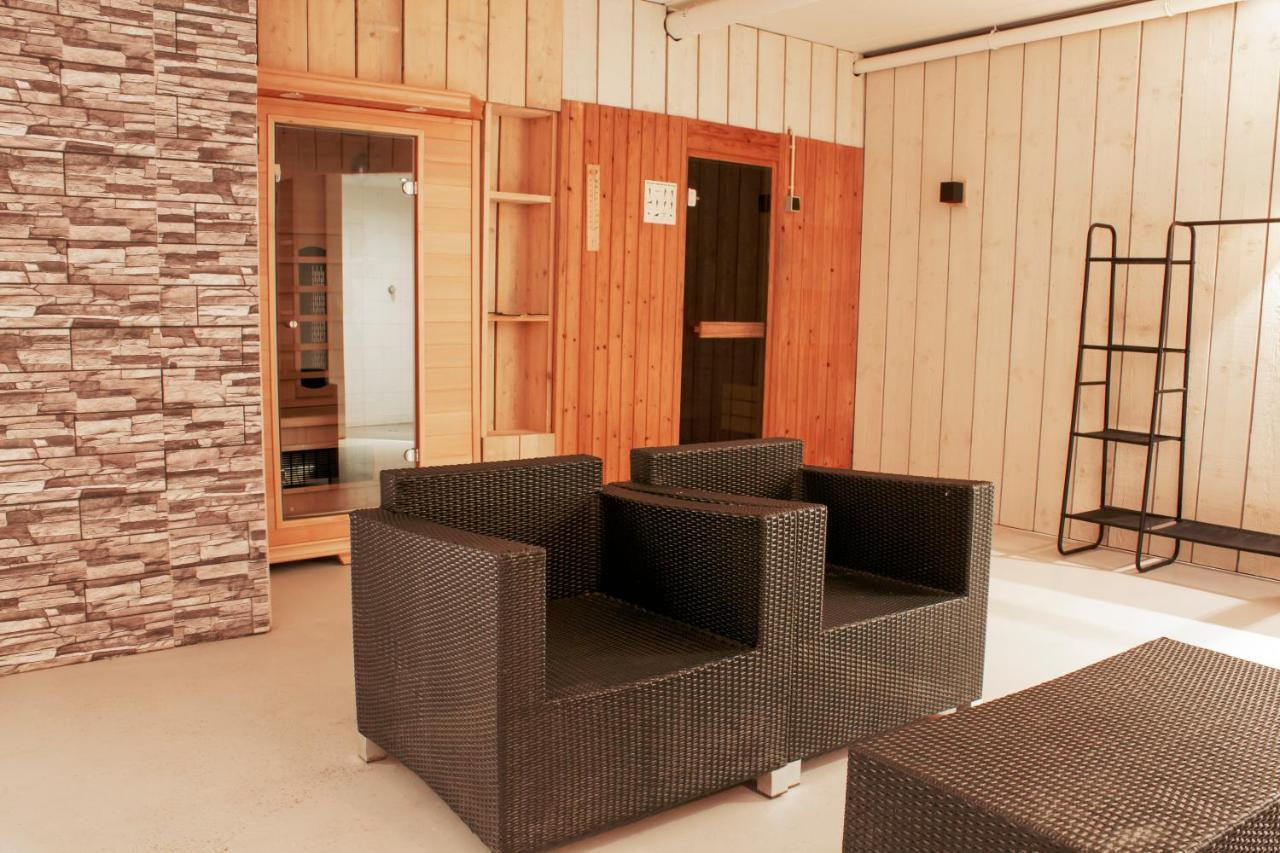 Luxus Familienvilla Mit Jacuzzi & Sauna 2 Tzummarum Экстерьер фото