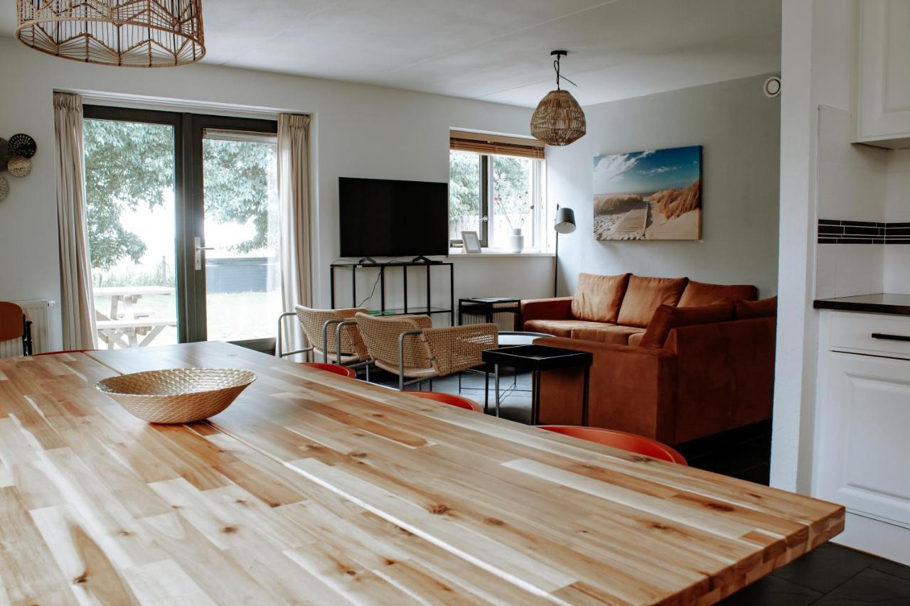 Luxus Familienvilla Mit Jacuzzi & Sauna 2 Tzummarum Экстерьер фото